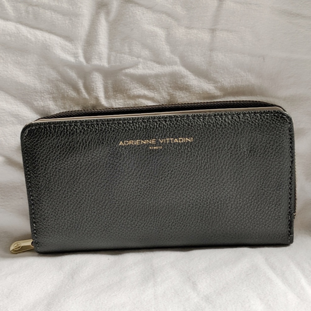 Adrienne Vittadini Clutch